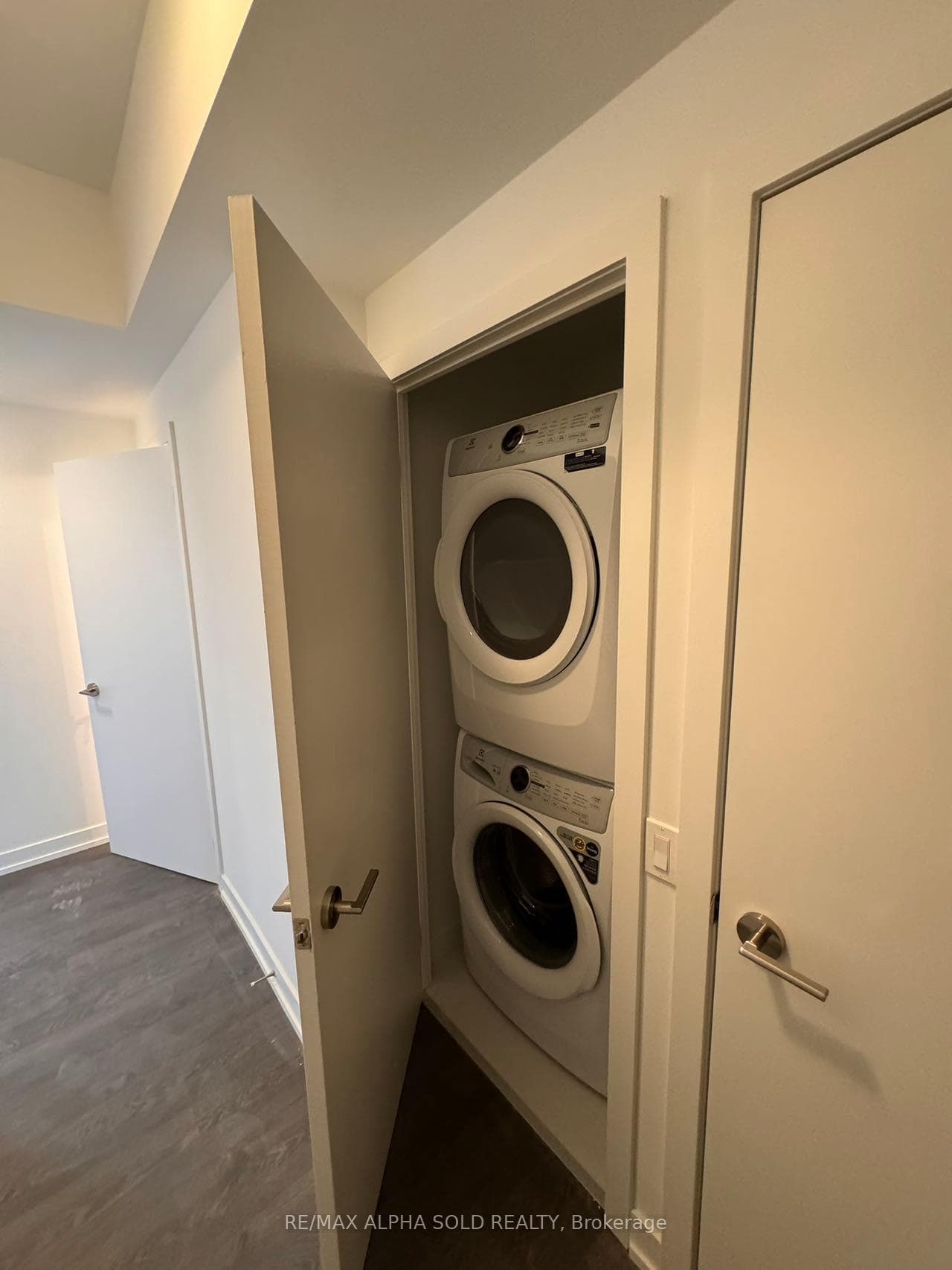 7 Golden Lion Heights Unit N527 photo 11