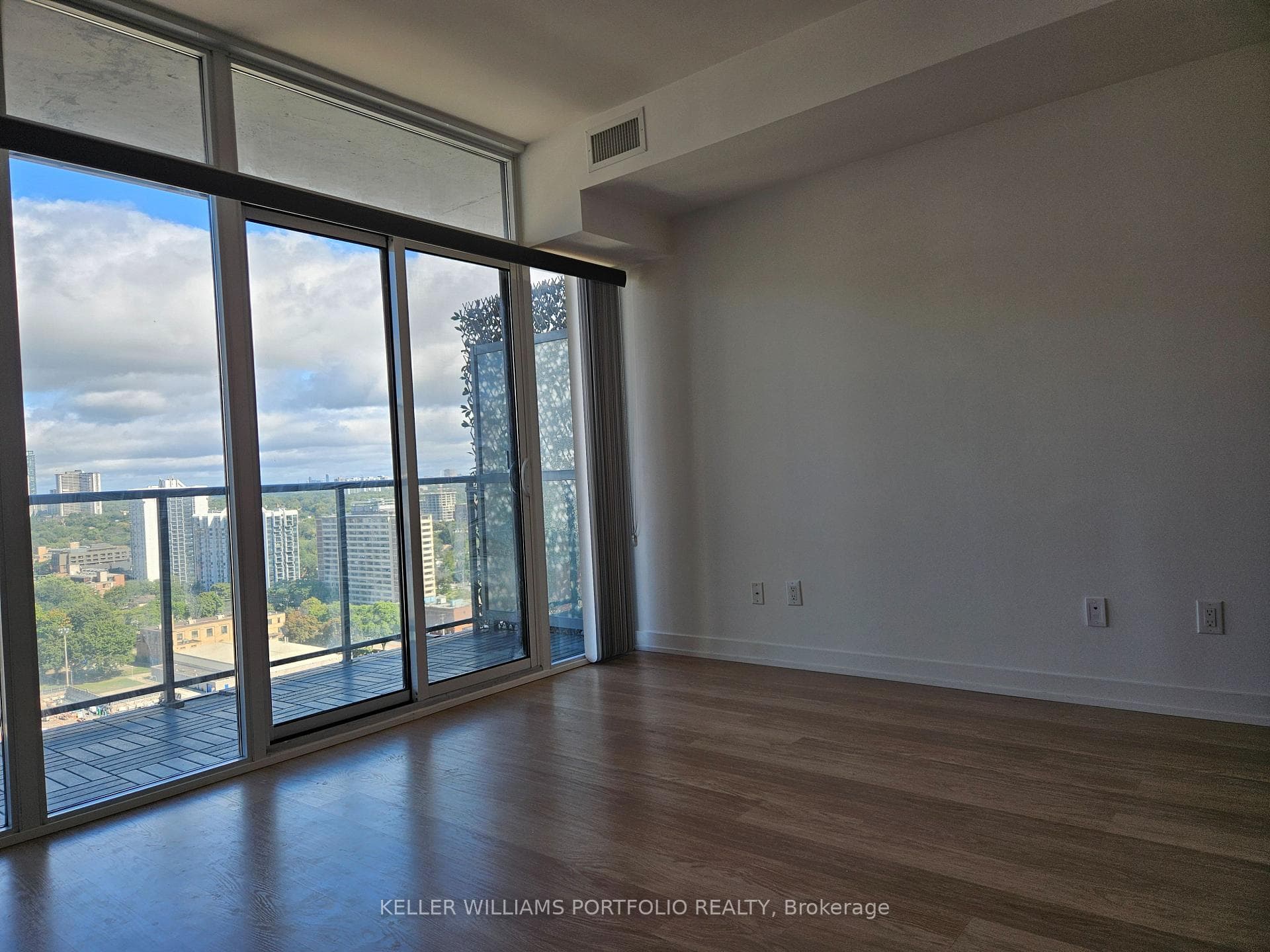 105 George Street Unit 2012 photo 7