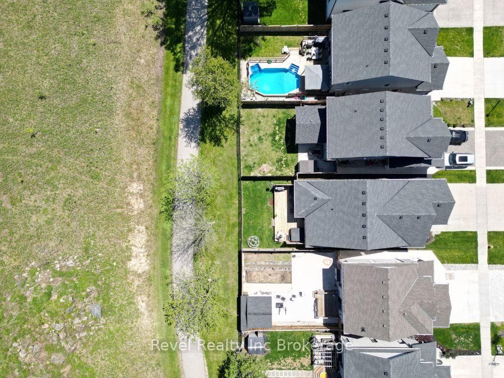 1072 Alberni Road photo 6