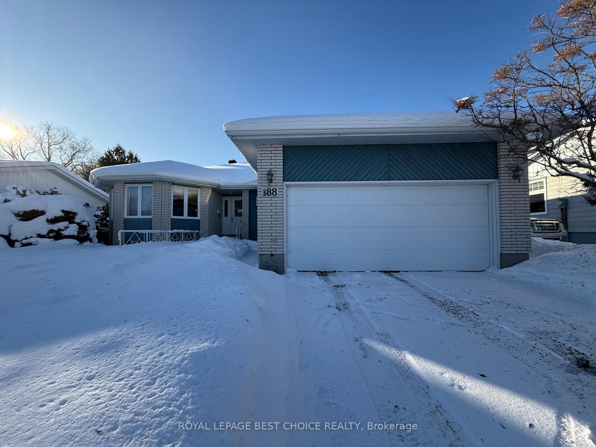 188 McKelvie Street photo 1