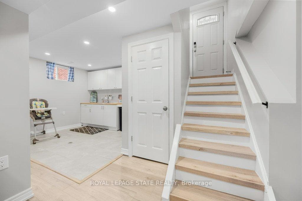 1108 Queensdale Avenue photo 21