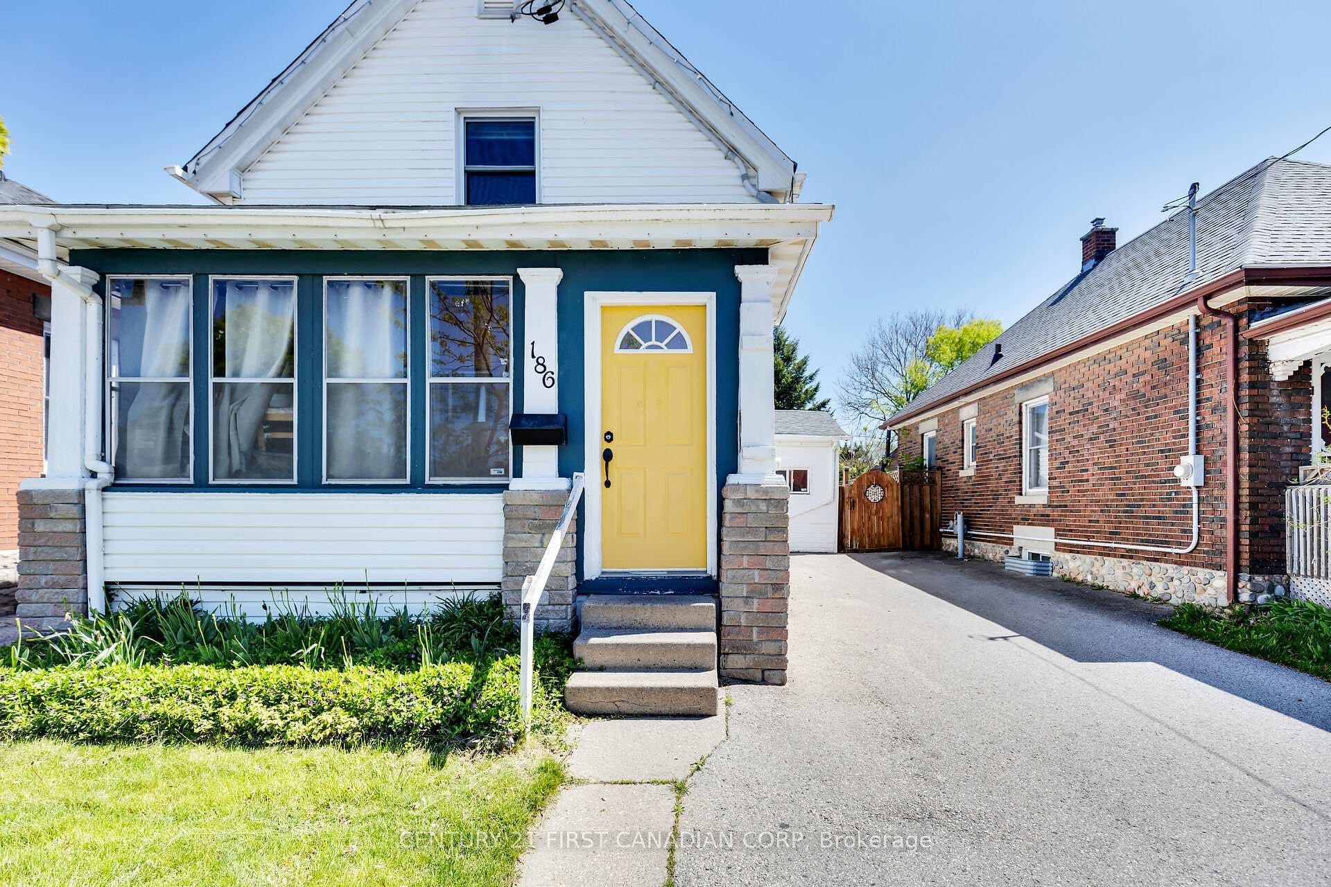 186 St Julien Street photo 2
