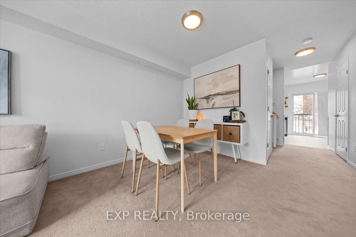 36 Yorkville Street photo 14