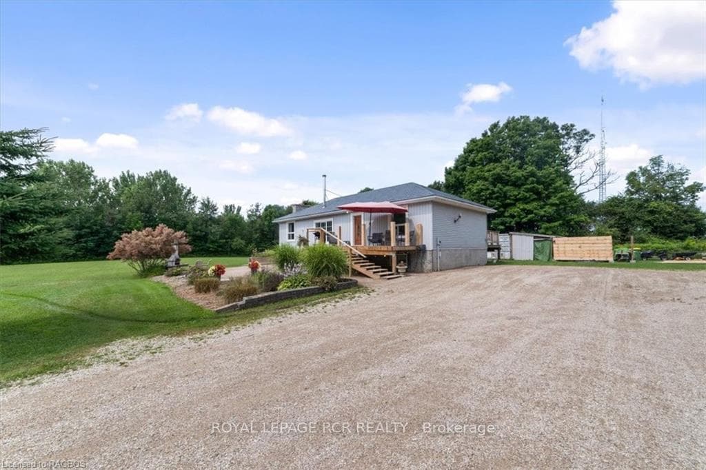 360537 160 Road photo 1