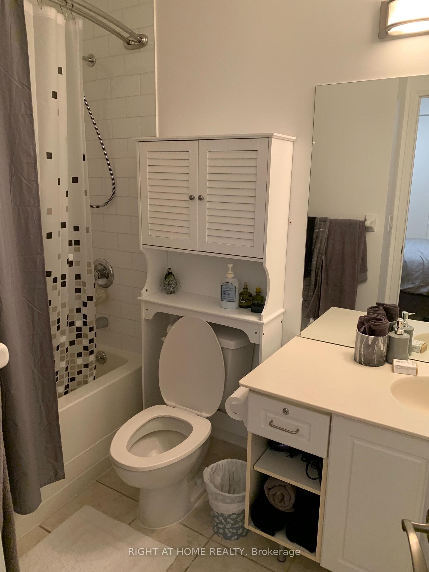 220 Victoria Street Unit 805 photo 8