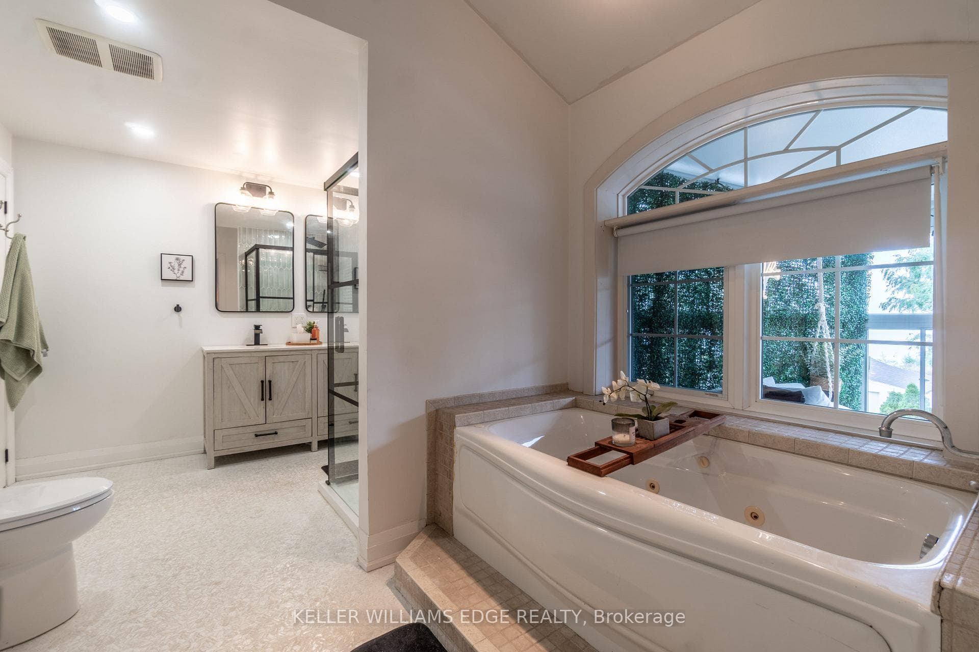 593 Beach Boulevard photo 29