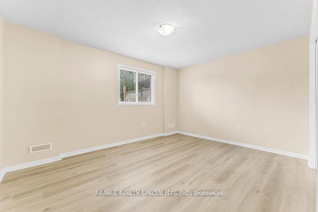 485 Nova Scotia Court photo 27