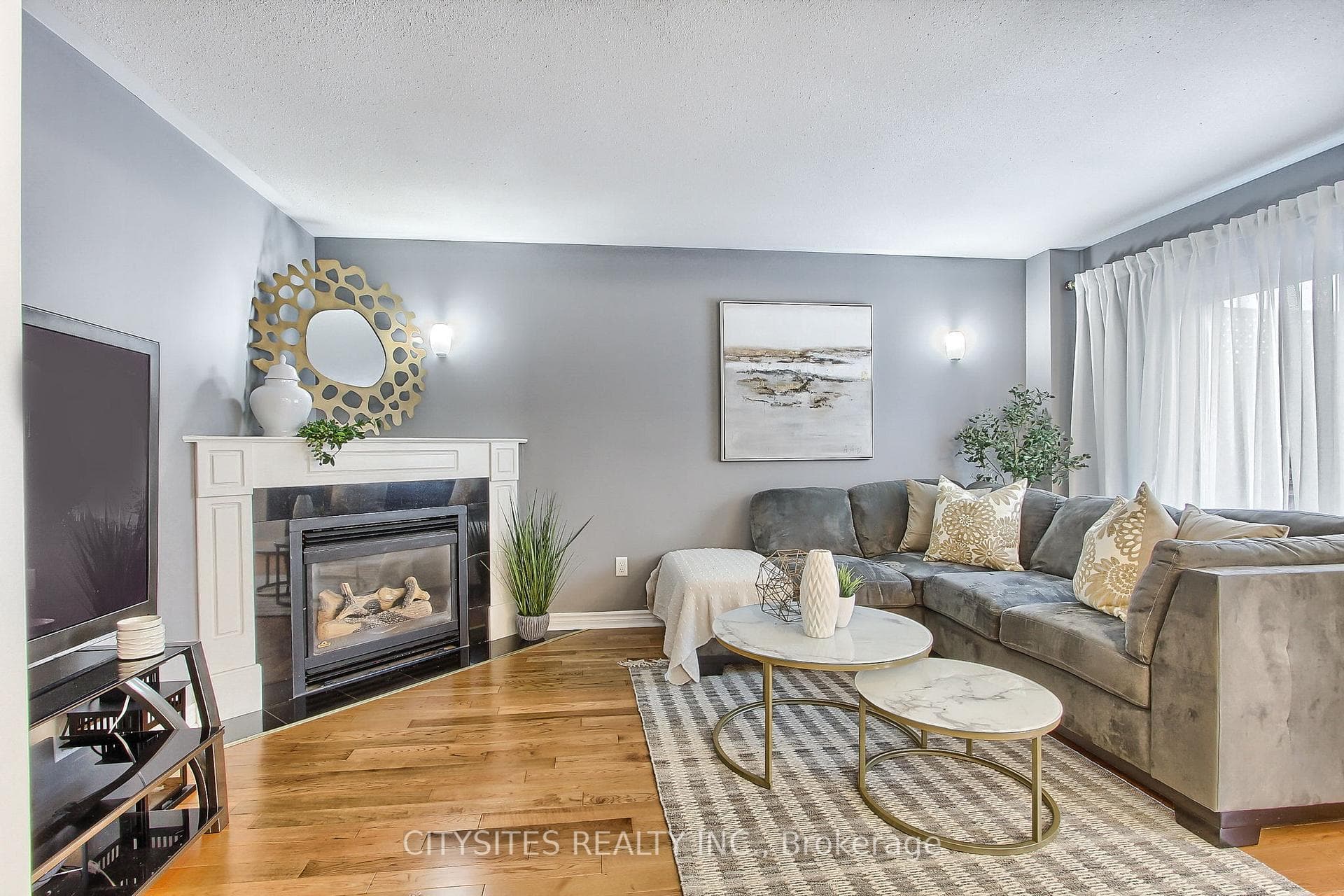 1007 Leslie Drive photo 3