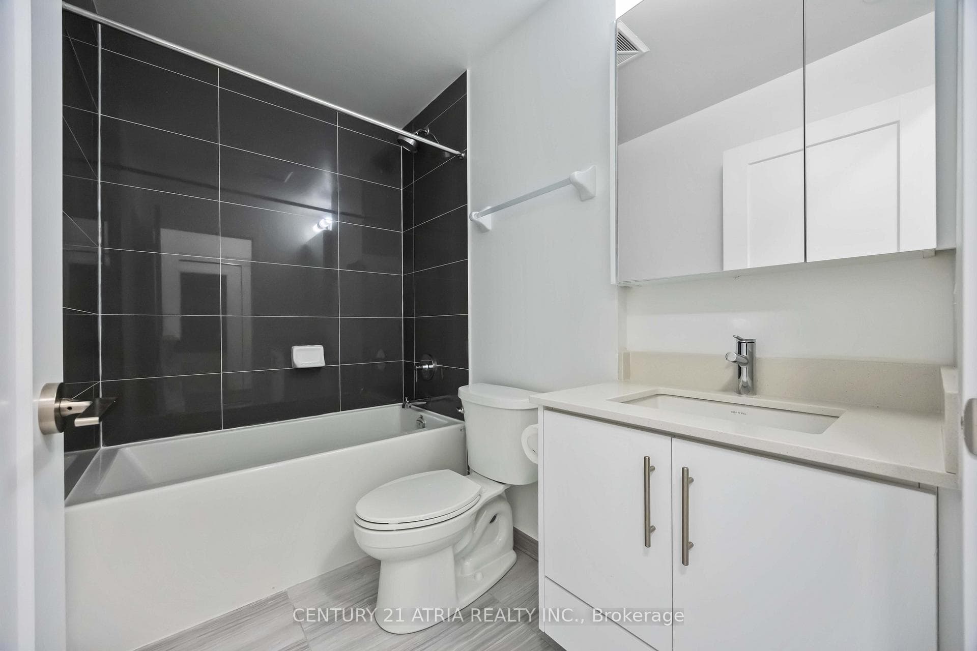 95 Oneida Crescent Unit 2005 photo 14
