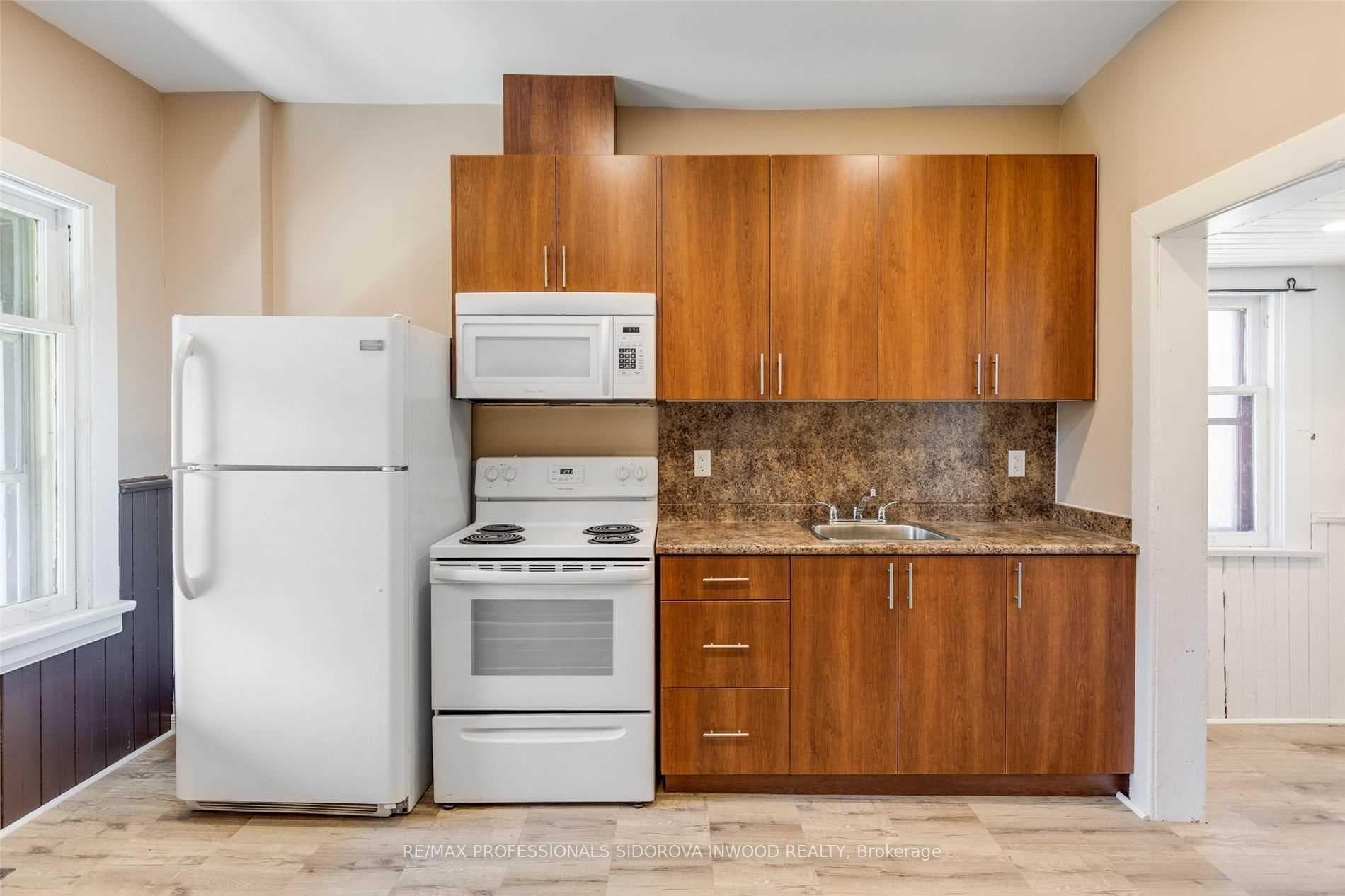 150 Franklin Avenue photo 12