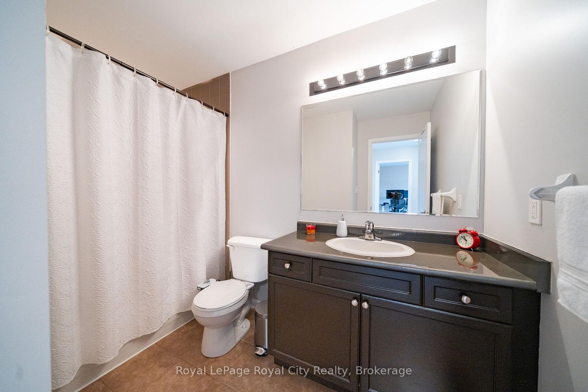 66 Horton Walk photo 29