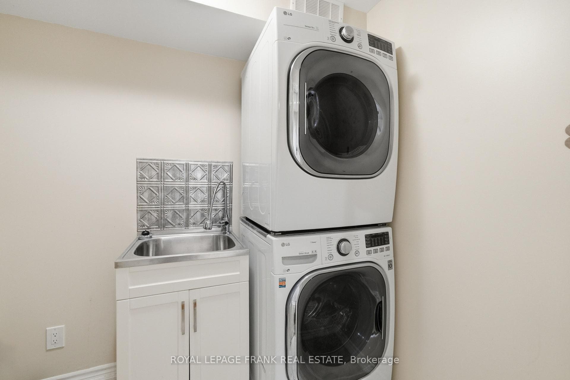 30 Westport Drive photo 22