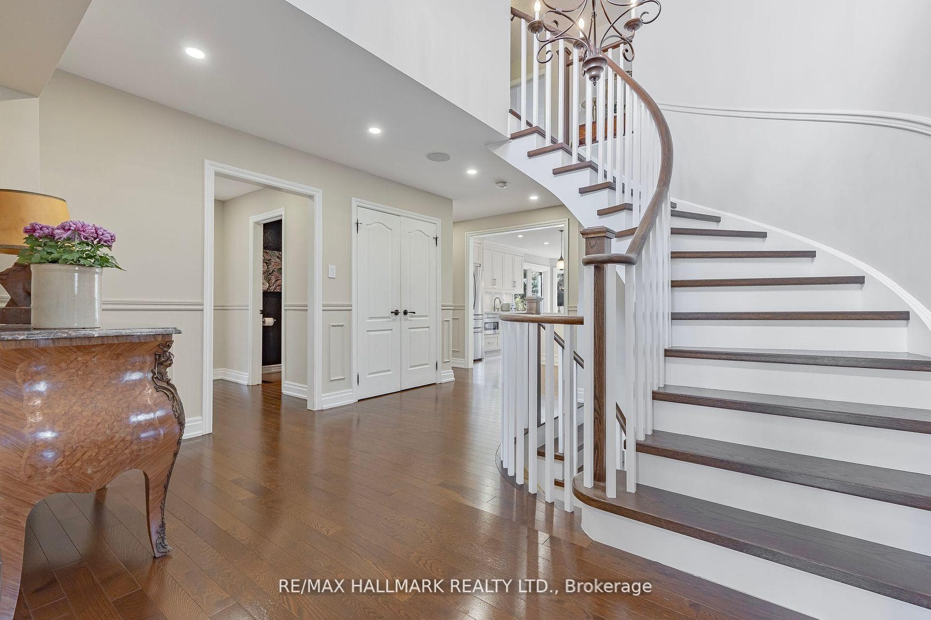 45 Mcgee Crescent photo 4