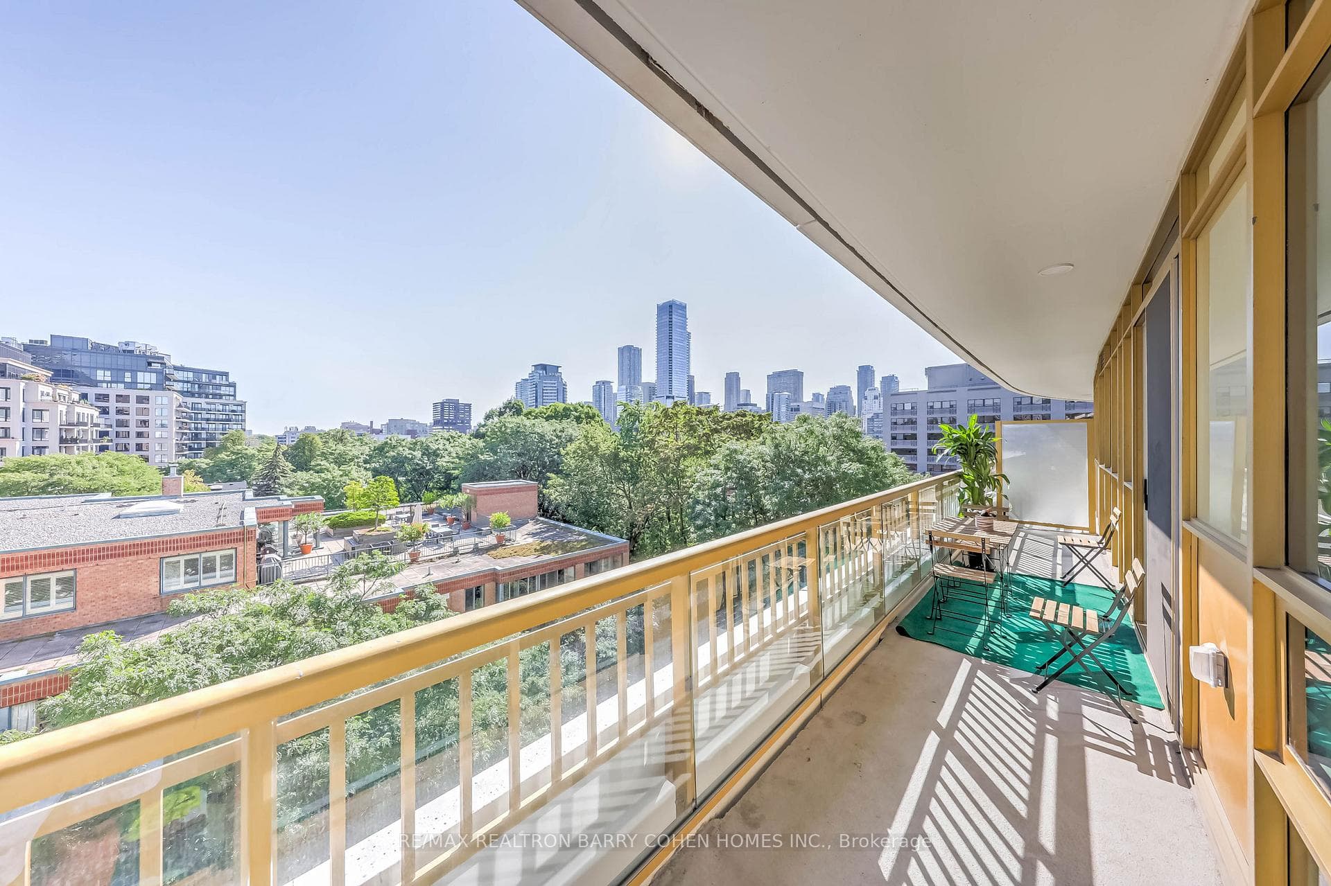 151 Avenue Road Unit 605 photo 43
