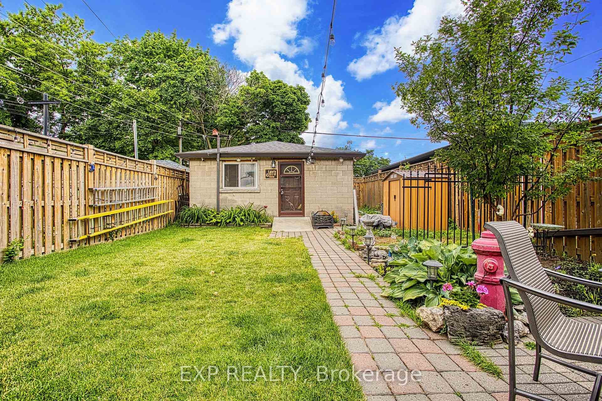 137 Wentworth Street photo 13
