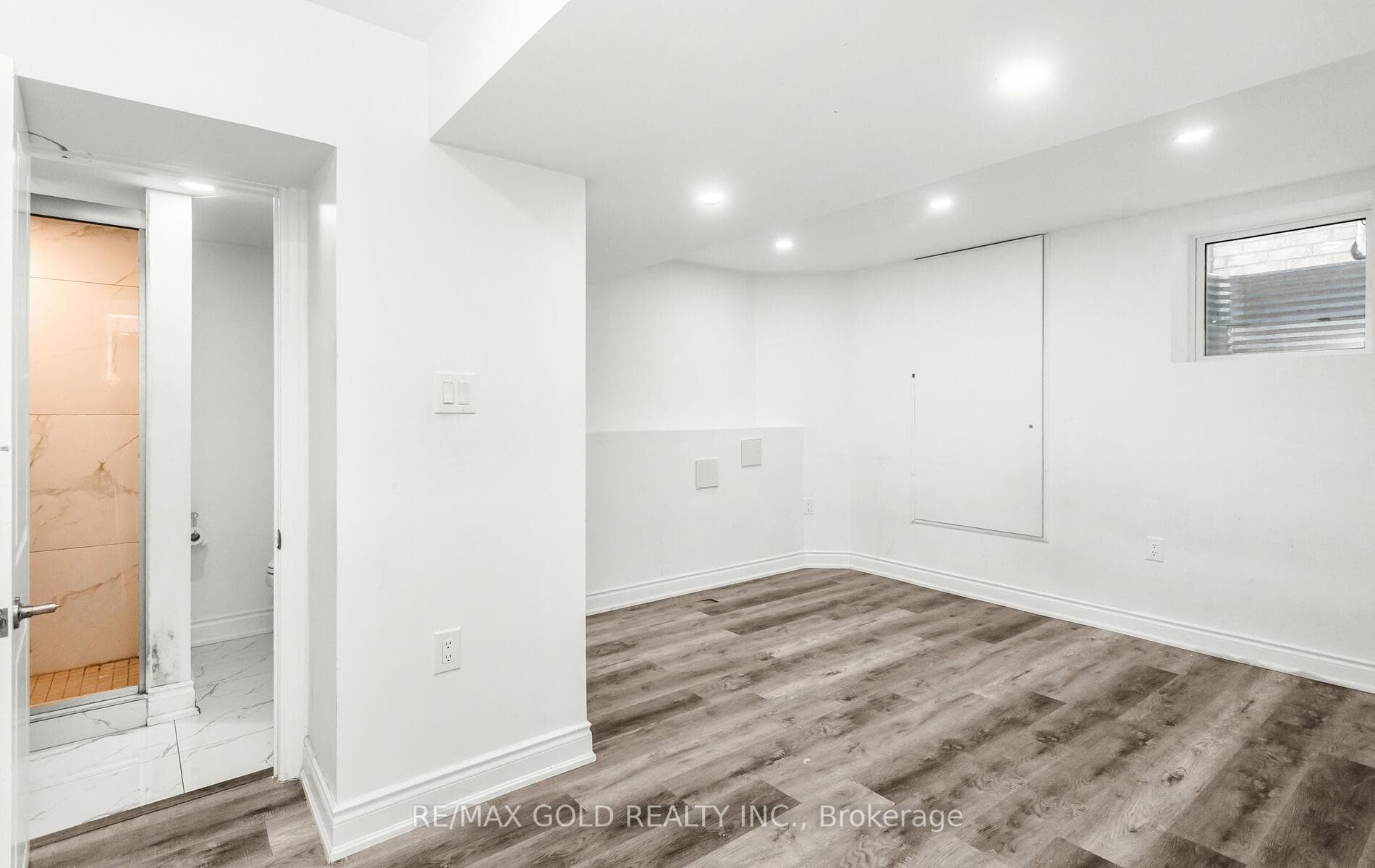 1075 Gorham Way photo 24