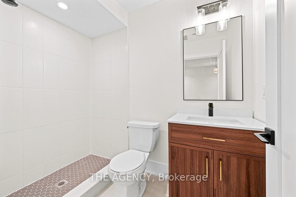 15 Drury Lane photo 43