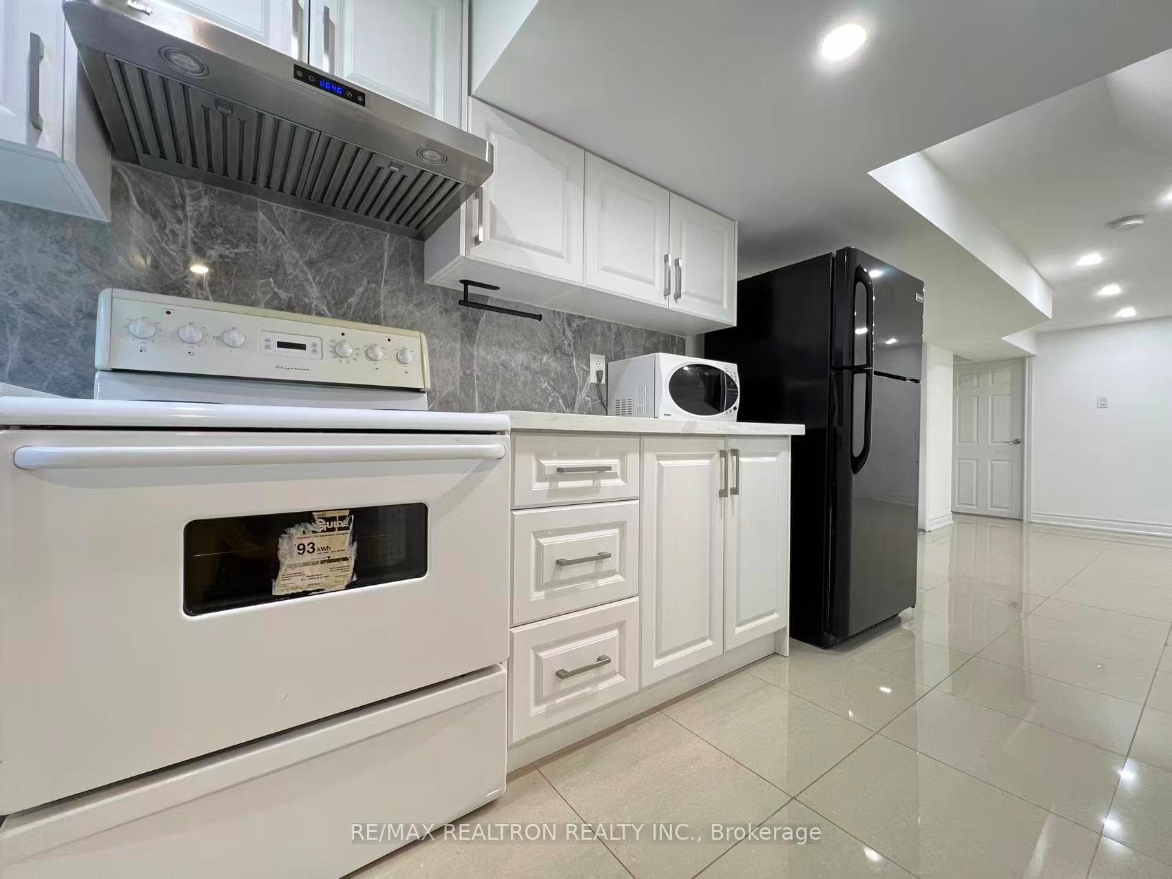 87 Willesden Road Unit Bsmt photo 8