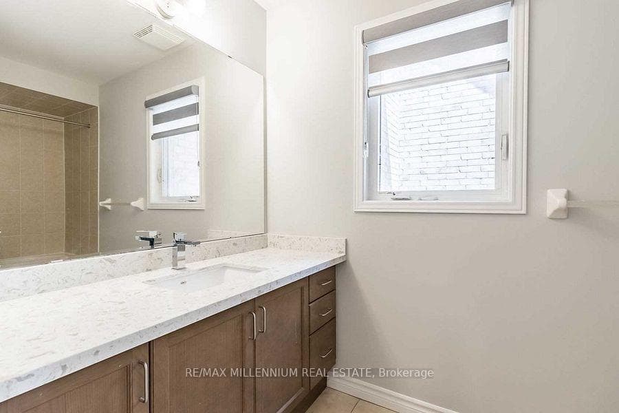 90 Delport Close photo 30