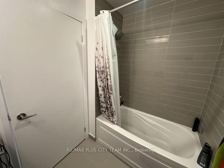 87 Peter Street Unit 1711 photo 9