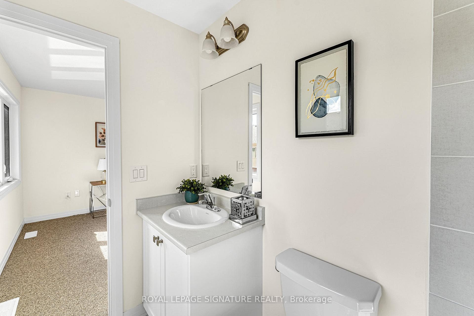 420 Adelaide Street photo 25