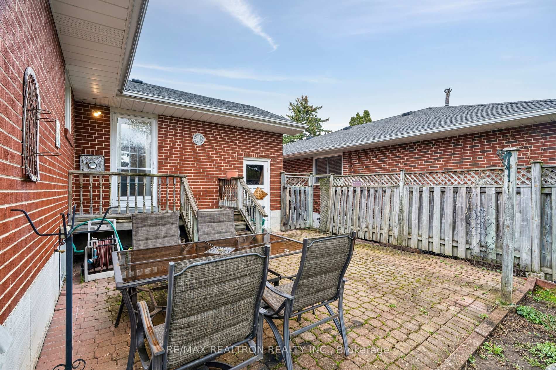 112 Trayborn Drive photo 41