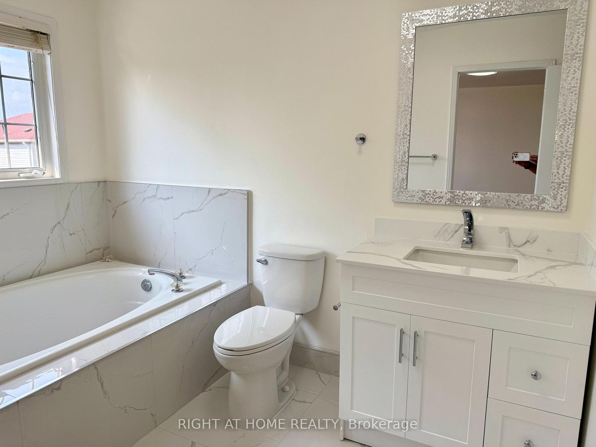 32 Hocken Court photo 19