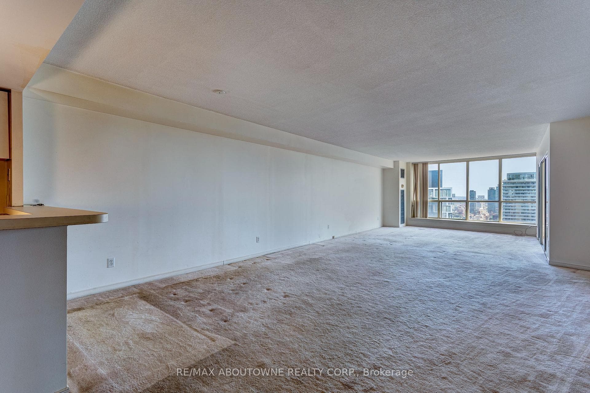 LARGE, OPEN CONCEPT DINING ROOM AND LIVING ROOM