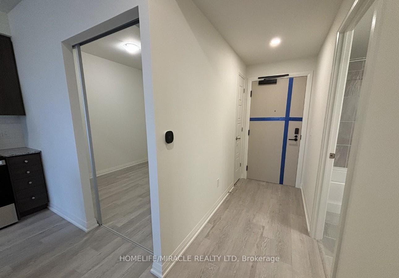 1415 Dundas Street Unit 214 photo 5