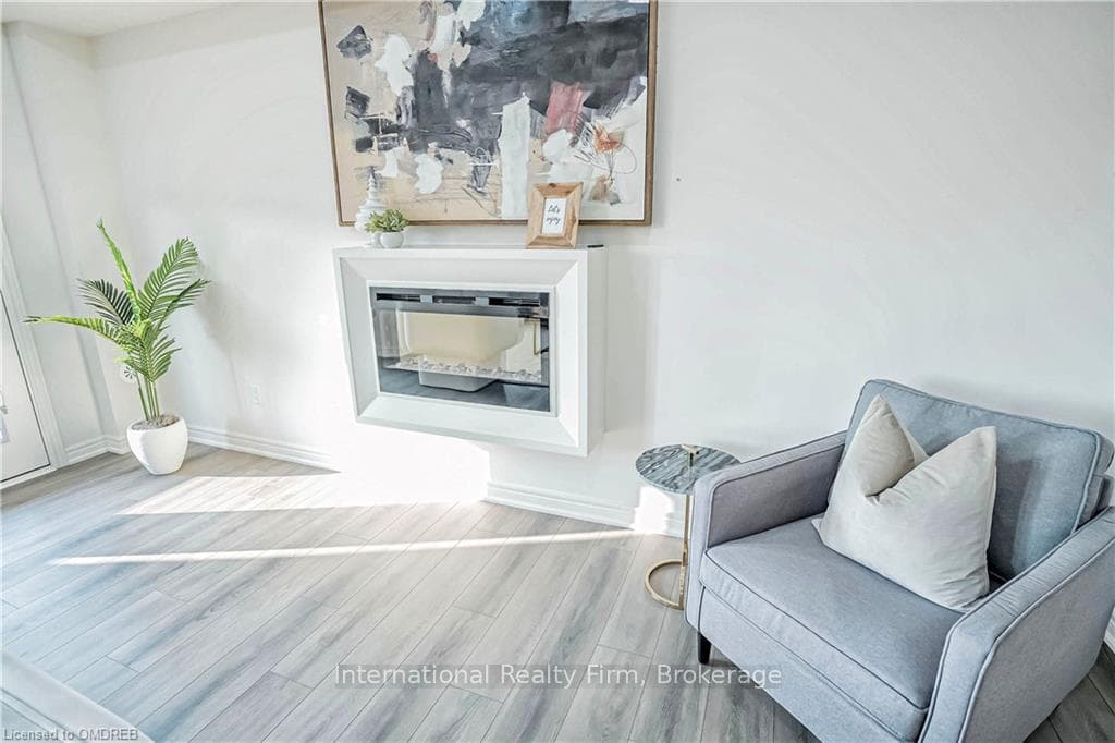 490 SILVER MAPLE Road photo 18