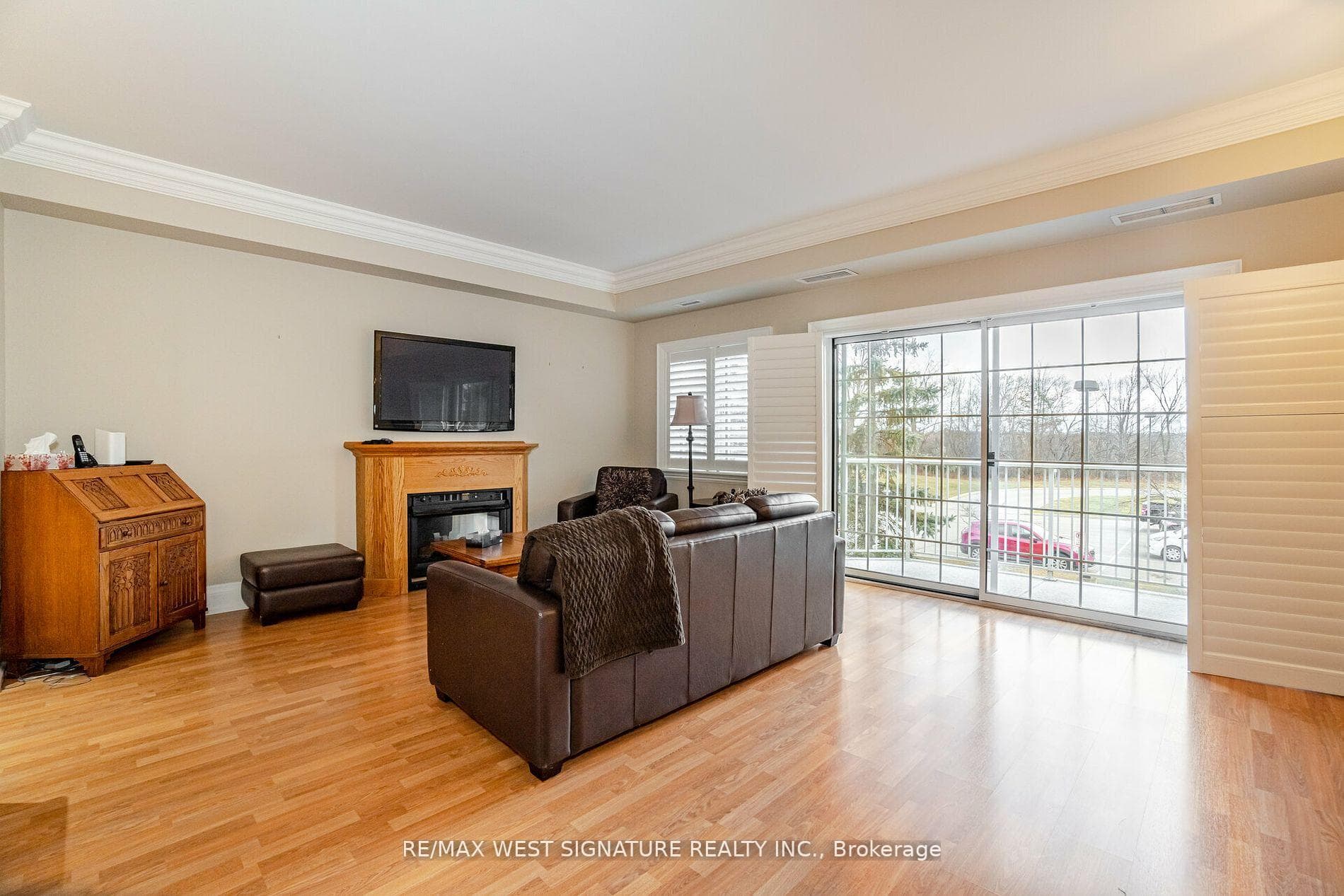 75 Treelawn Boulevard Unit 203 photo 11
