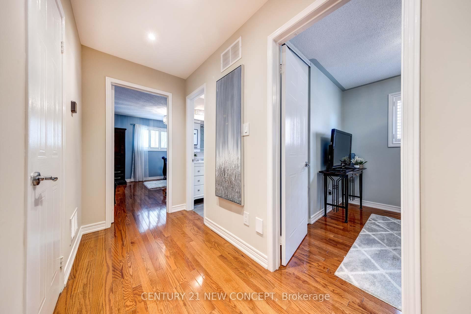 32 Strawberry Hill Court photo 23