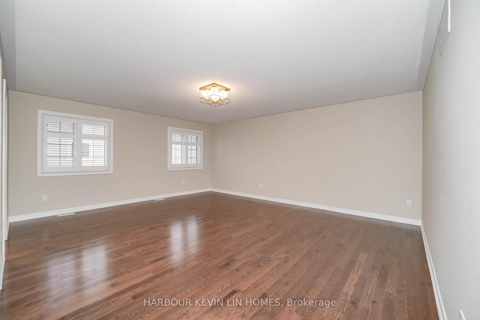 84 Glenheron Crescent photo 24