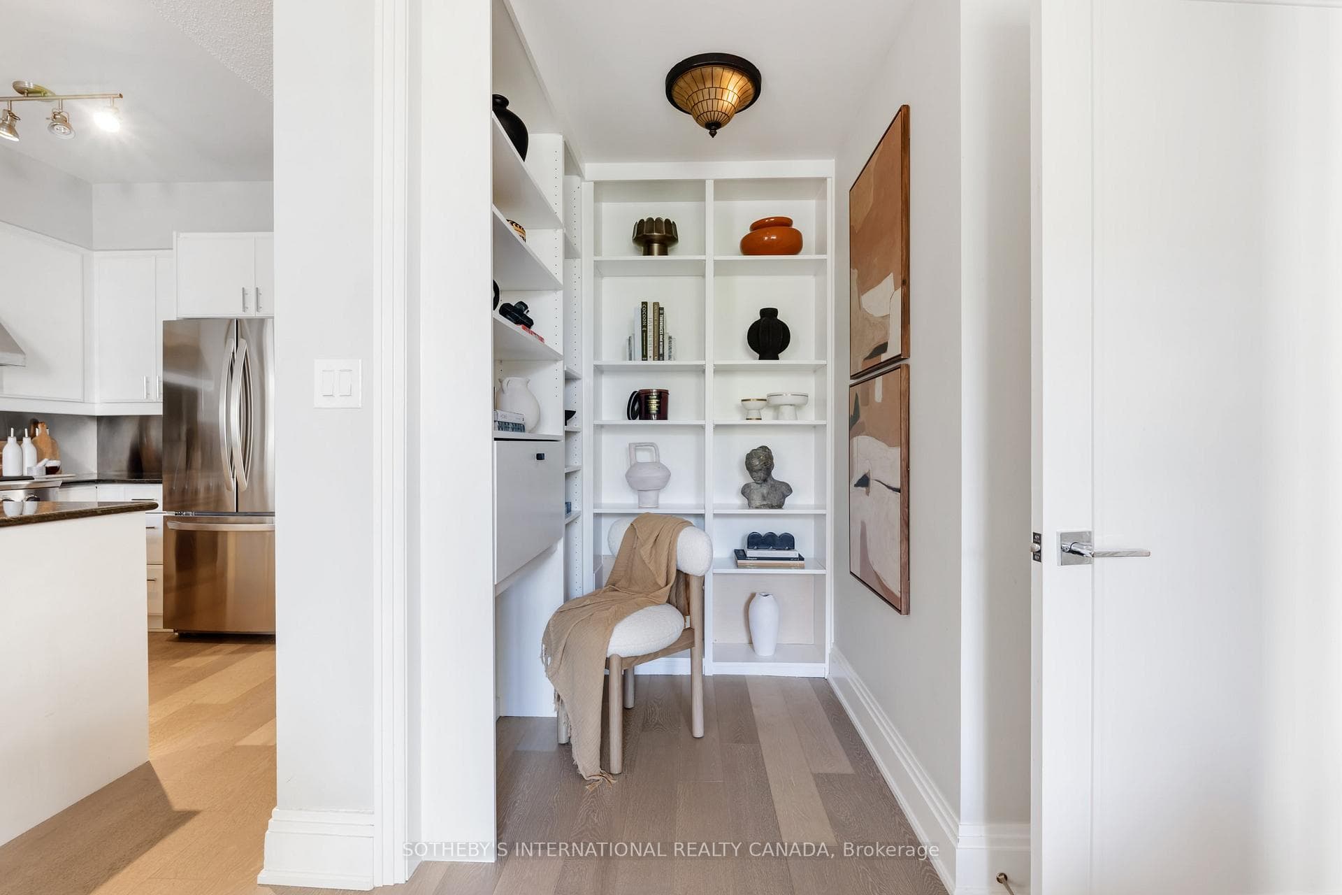 99 Avenue Road Unit 207 photo 10
