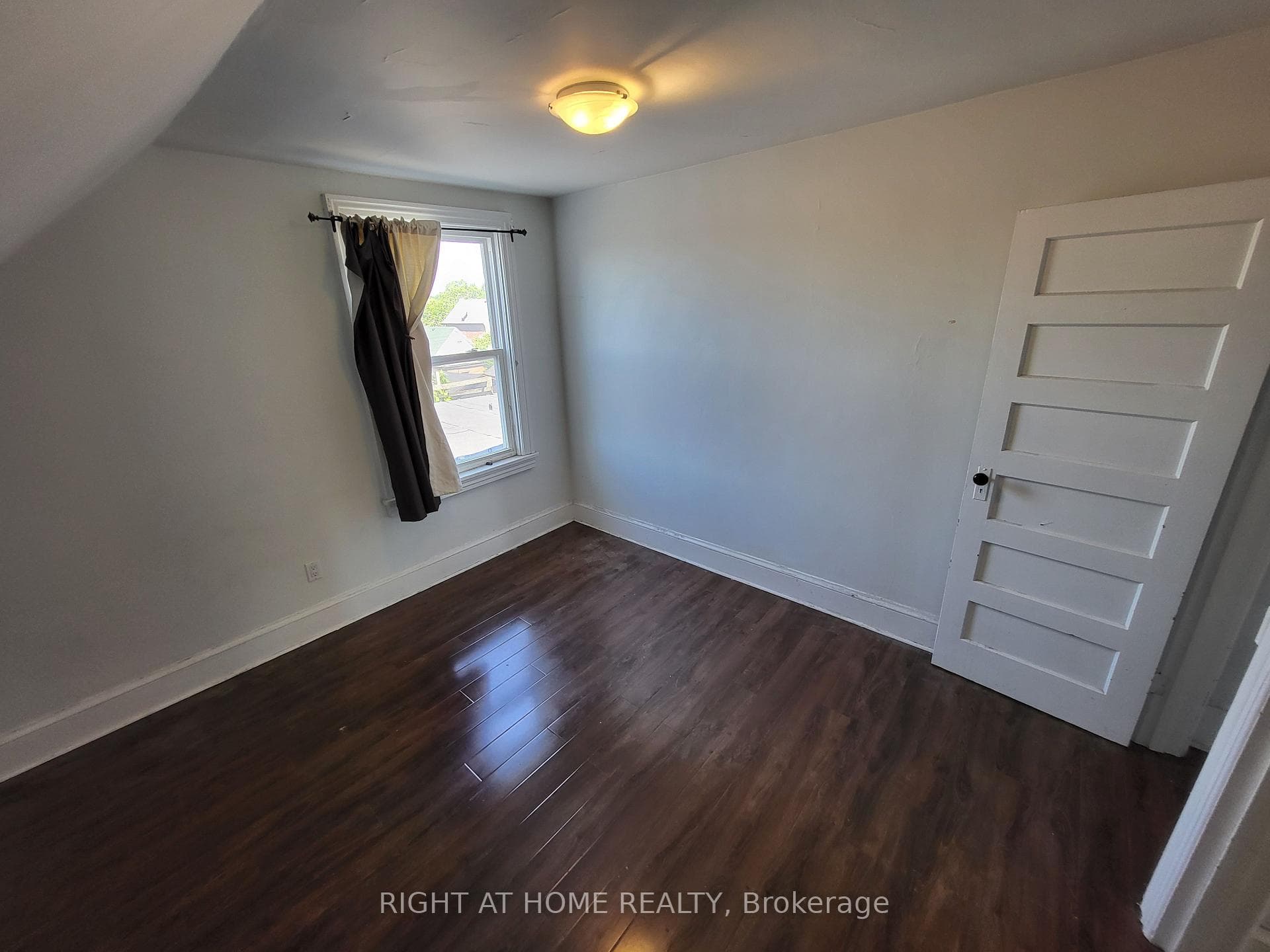 194 Beatrice Street Unit 2 photo 5