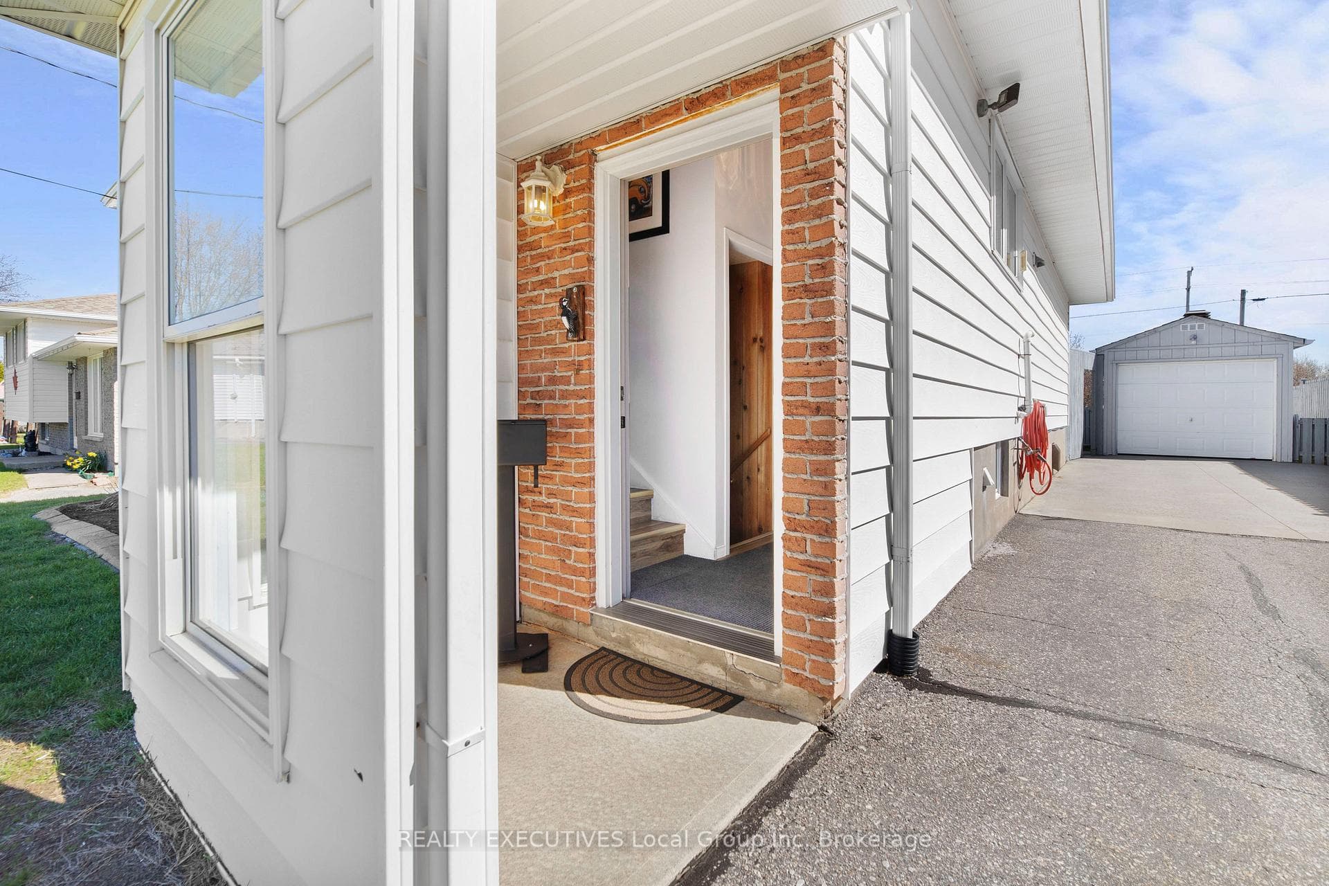 18 VAN HORNE Crescent photo 5