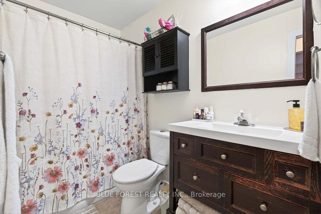 1096 Jalna Boulevard Unit 143 photo 17
