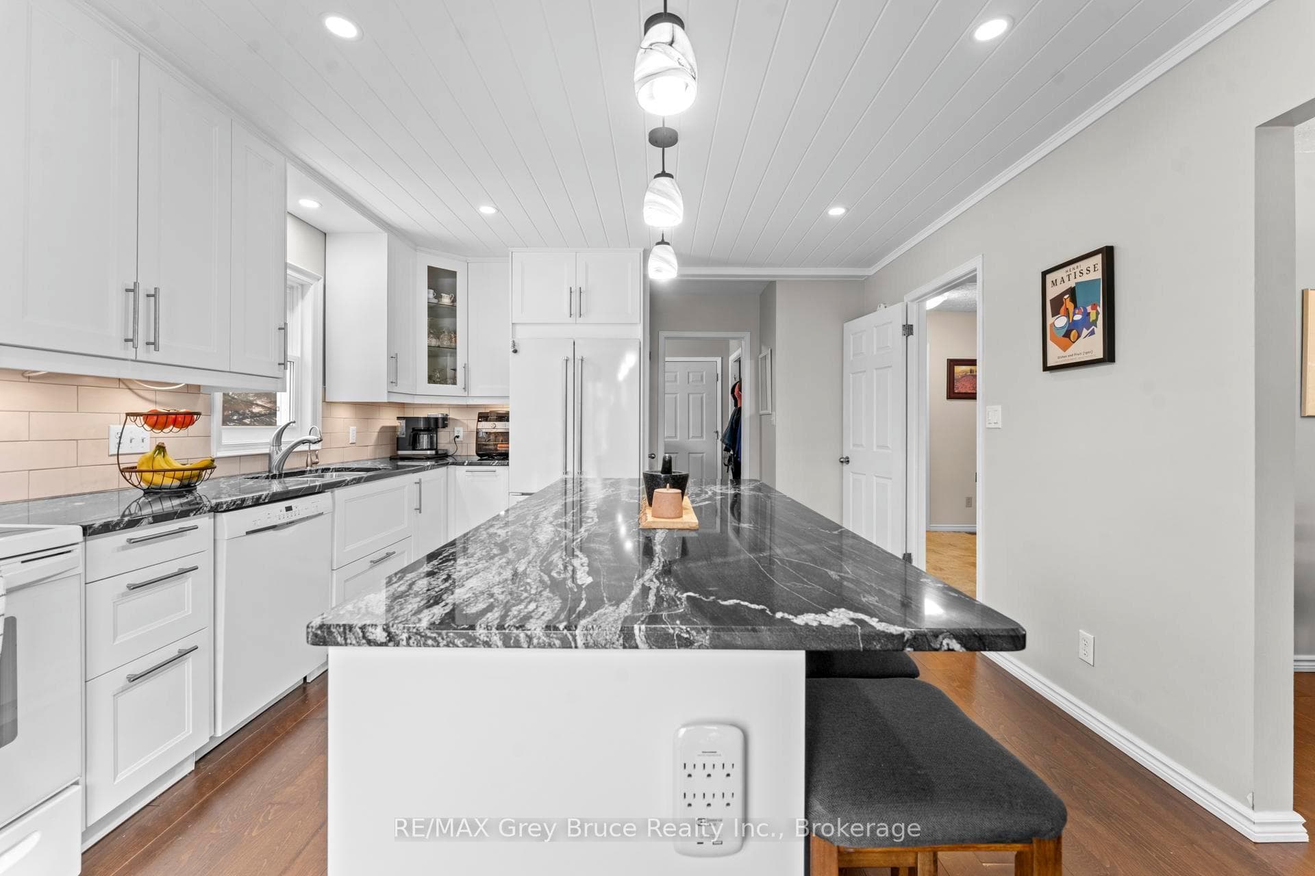 112 Mary Avenue photo 14