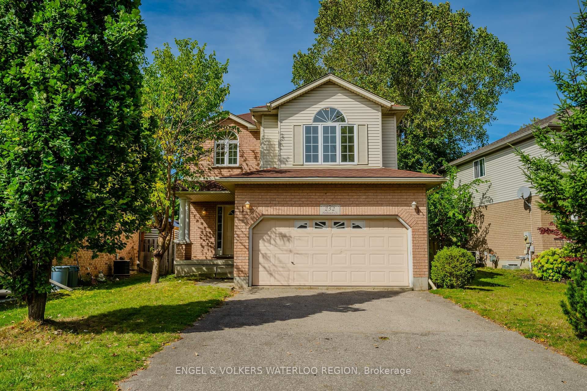 252 Holbeach Court photo 1