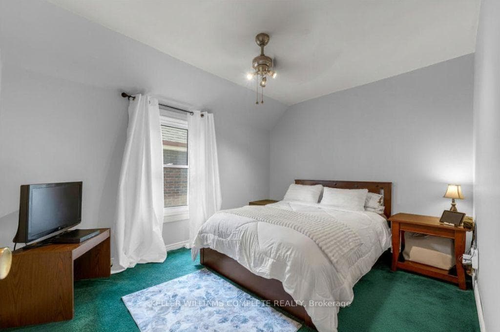 16 Albemarle Street photo 17