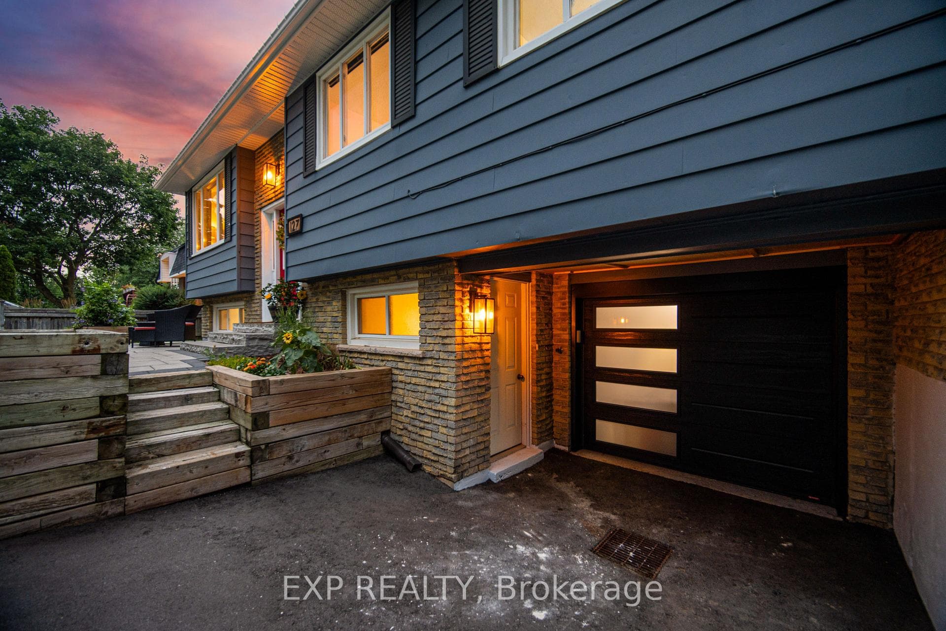 127 Acton Boulevard photo 25