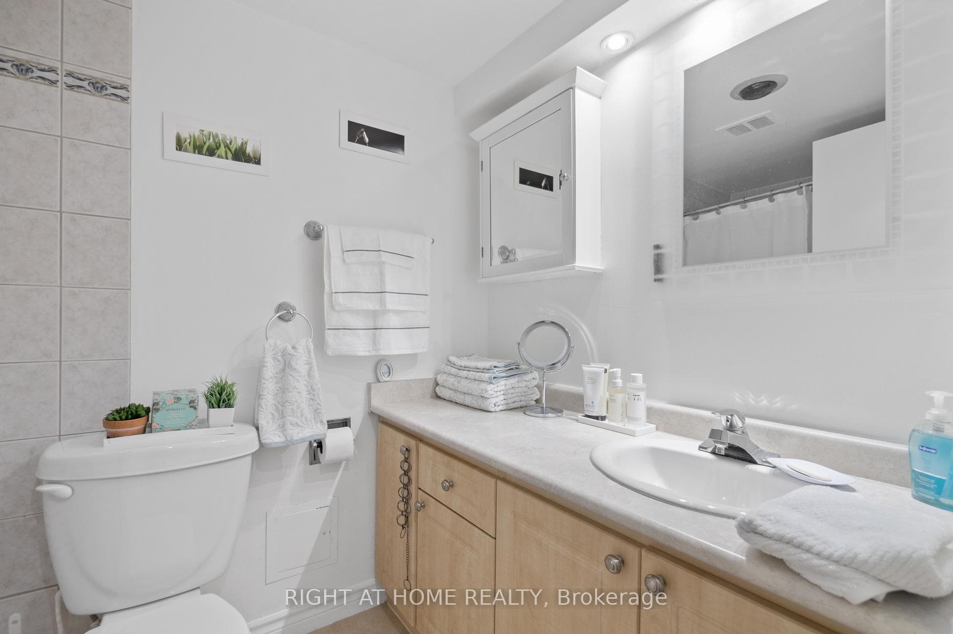 135 Antibes Drive Unit 402 photo 28