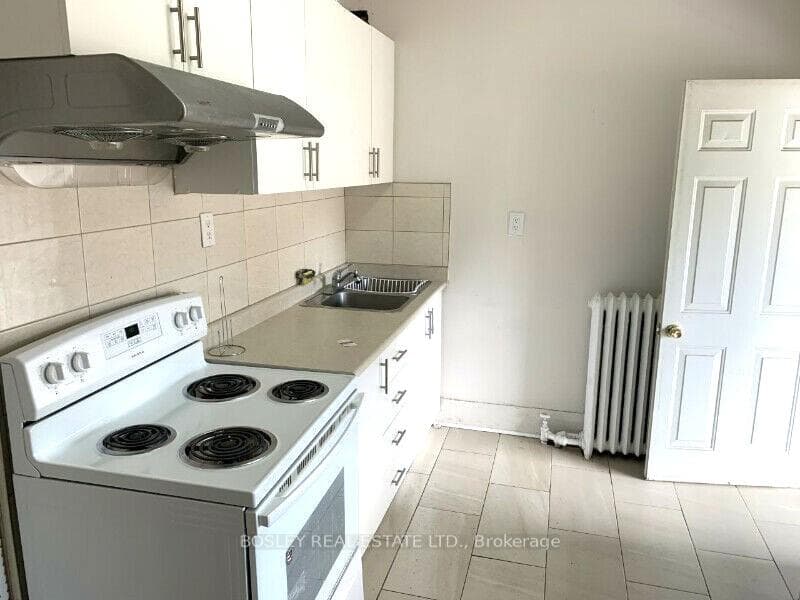 1367 Danforth Avenue photo 7