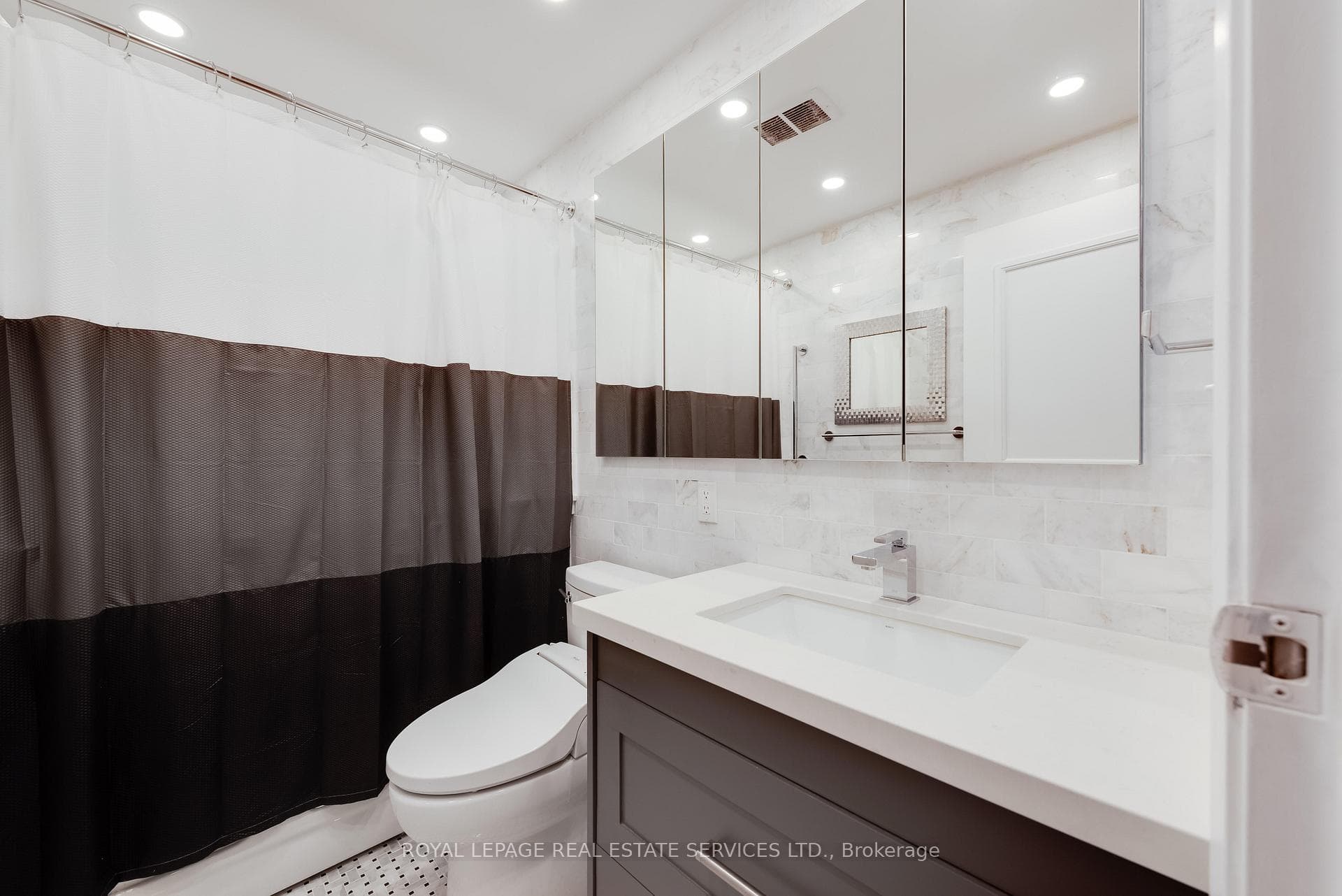 2045 Lake Shore Boulevard Unit 4503 photo 9