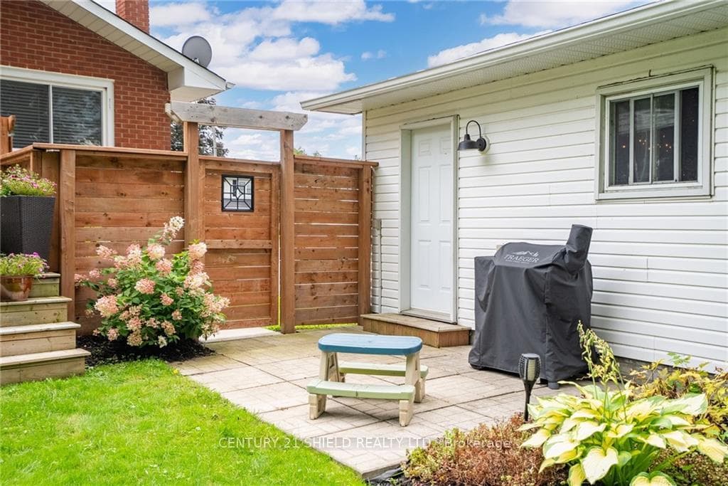 1707 DOVER Road photo 22