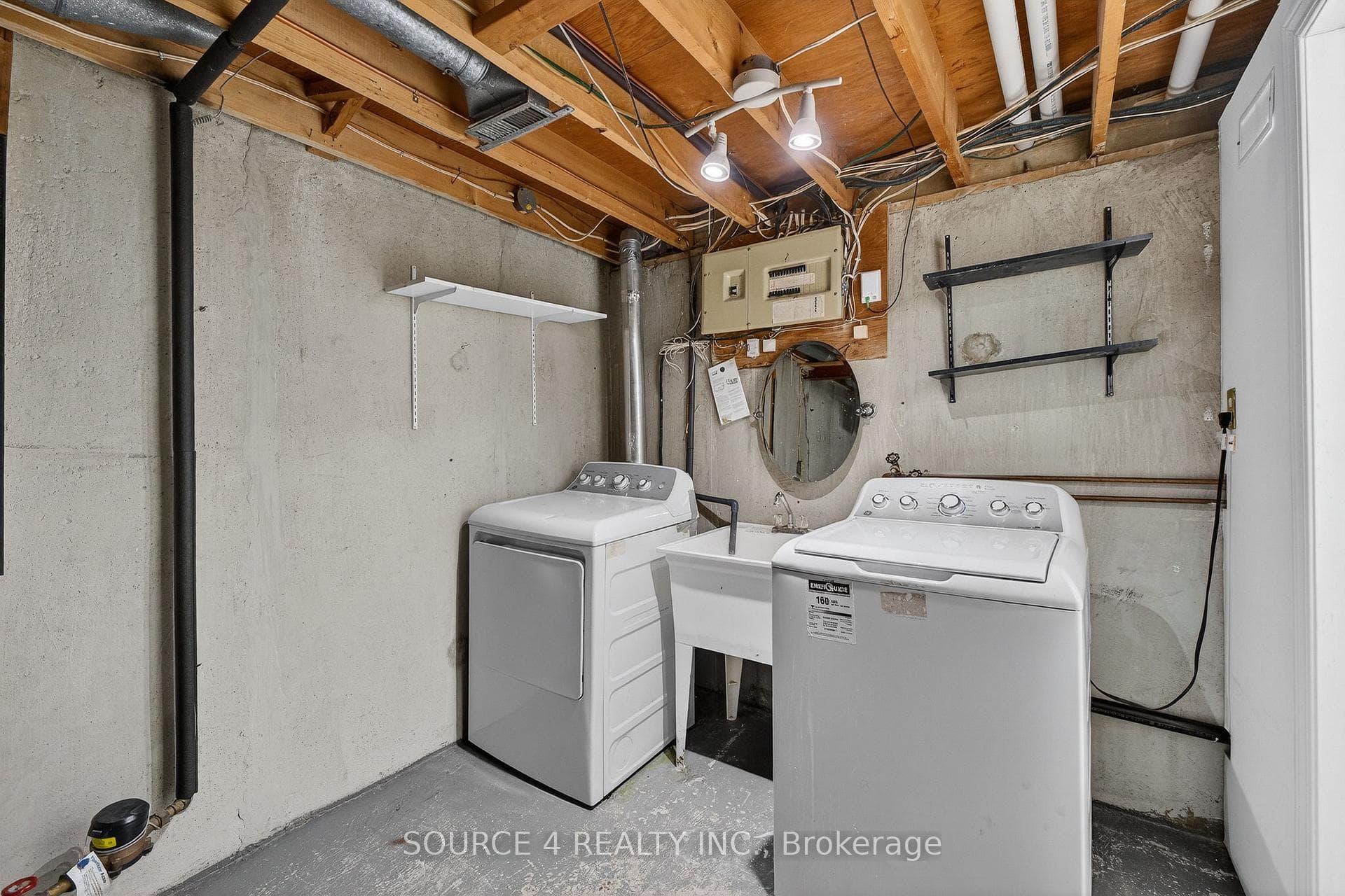 70 Griselda Crescent photo 24