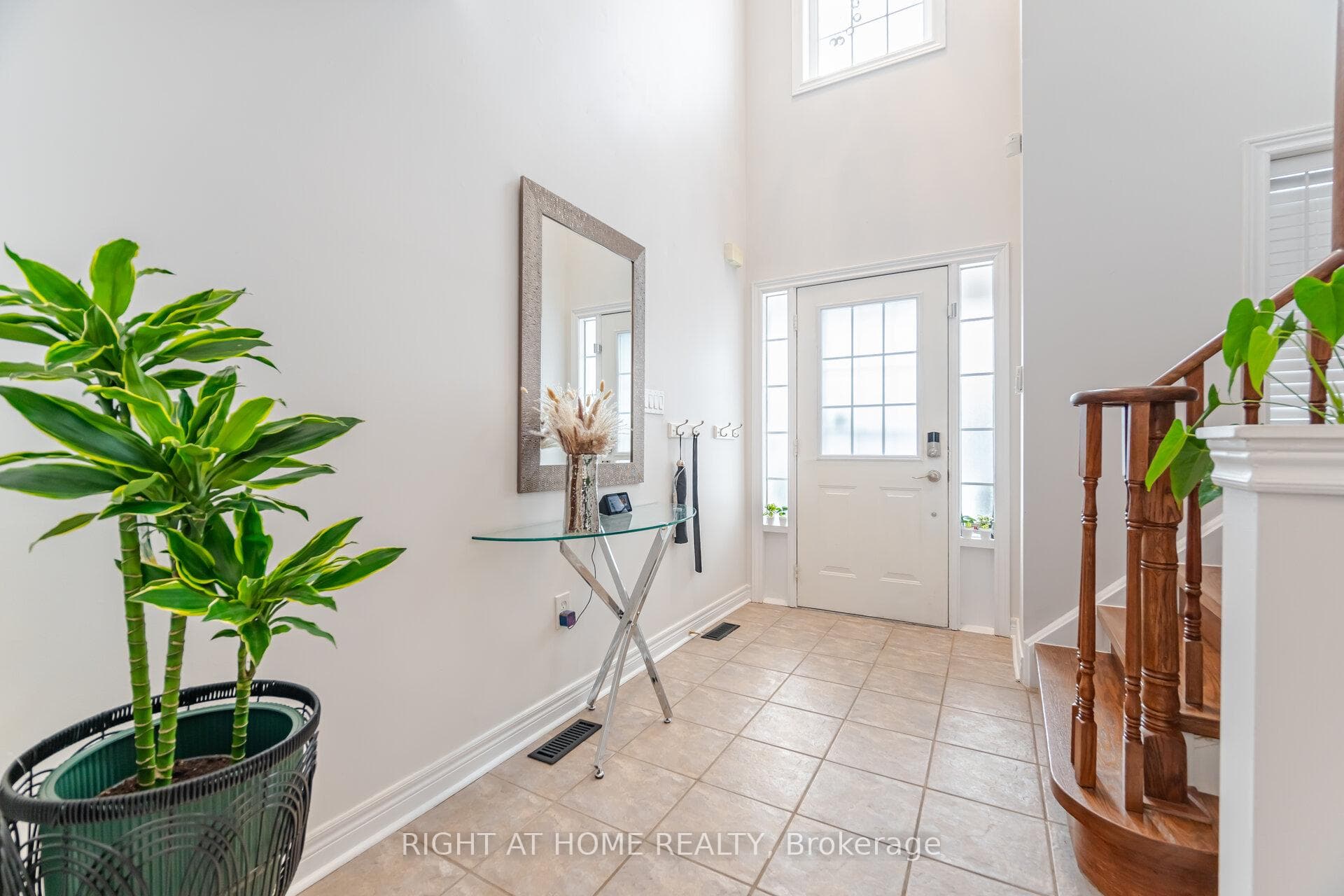 1071 Kennedy Circle photo 3