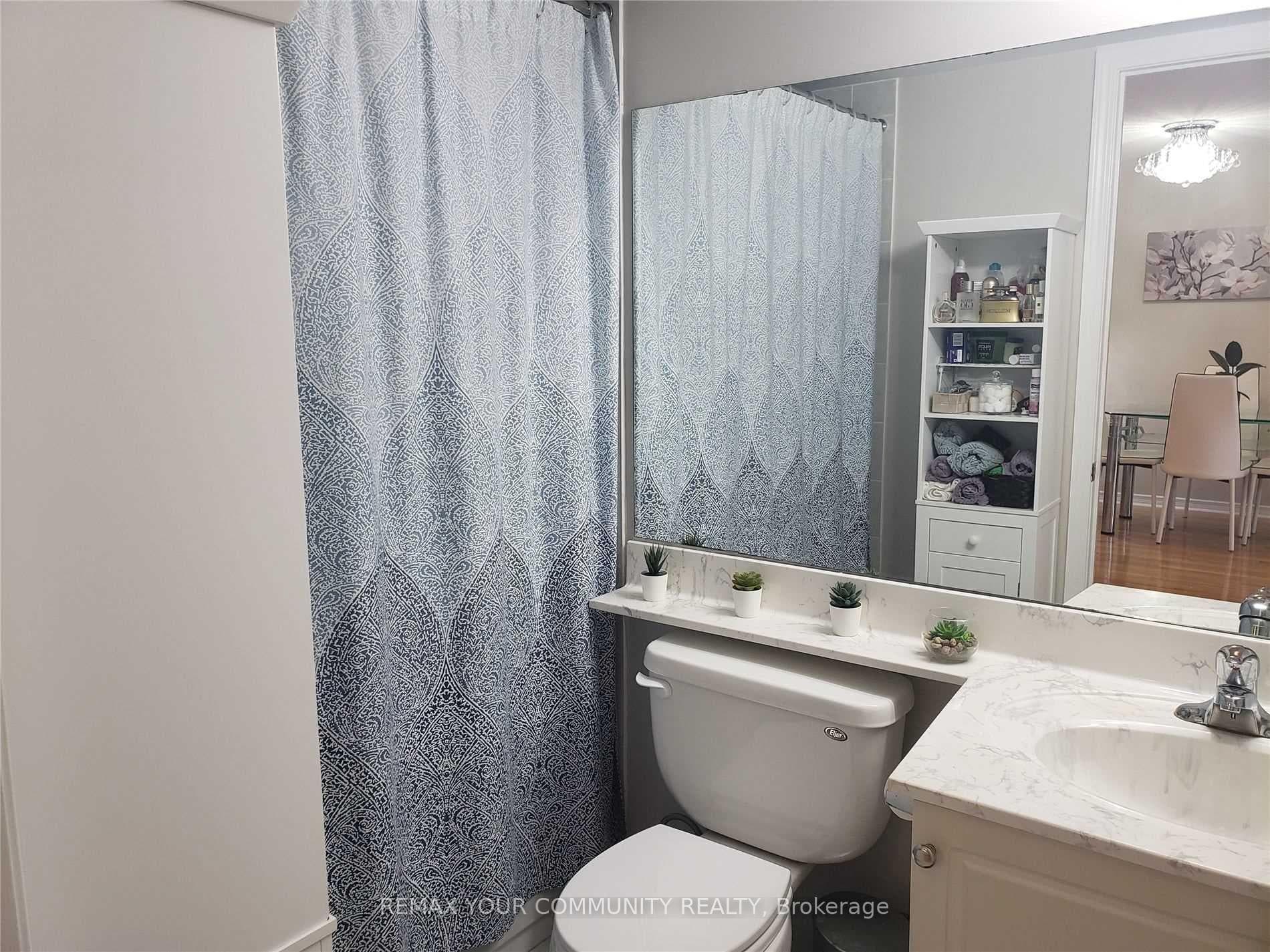 350 Red Maple Road Unit 612 photo 15
