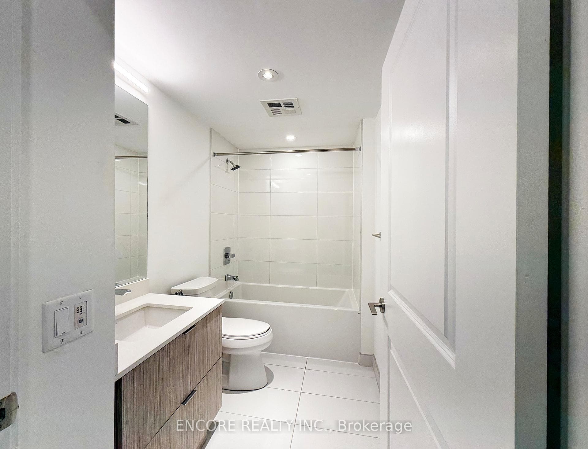 395 Bloor Street Unit 3801 photo 6
