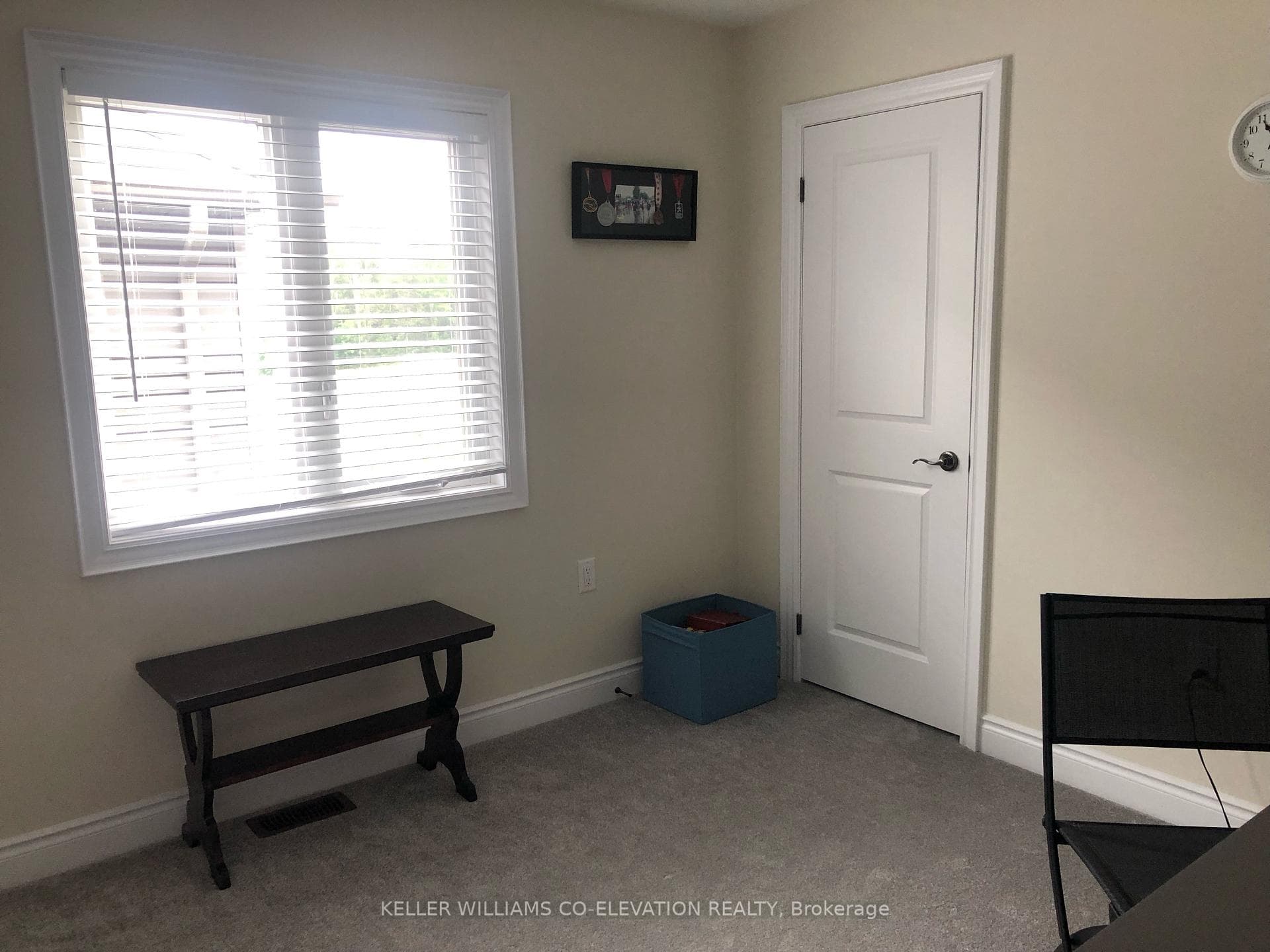 56 Janes Crescent photo 9